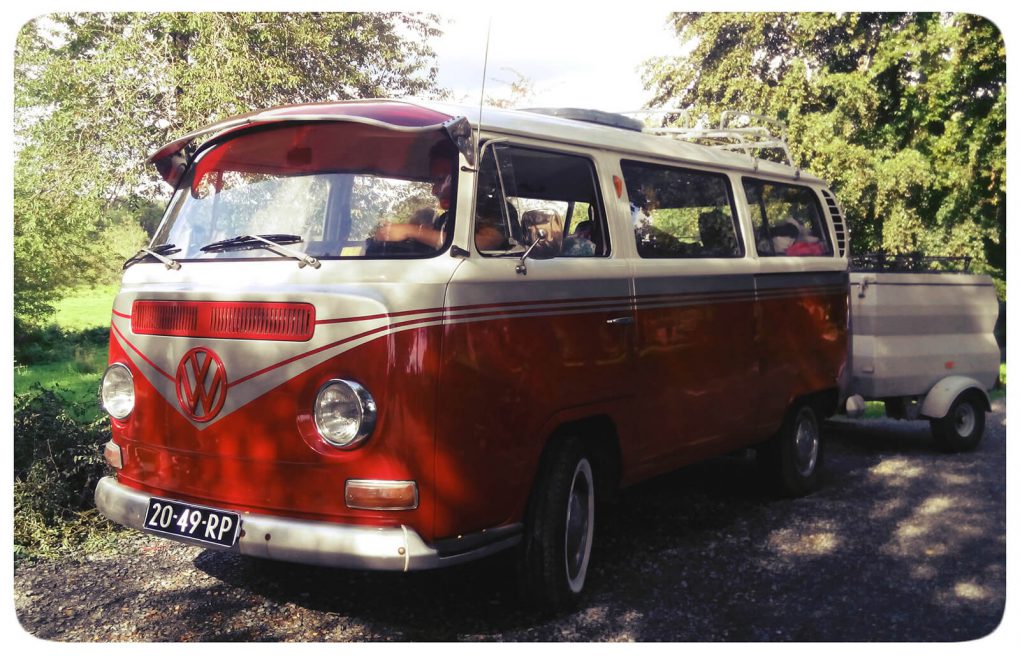 volkswagenbus type 2 met aanhange