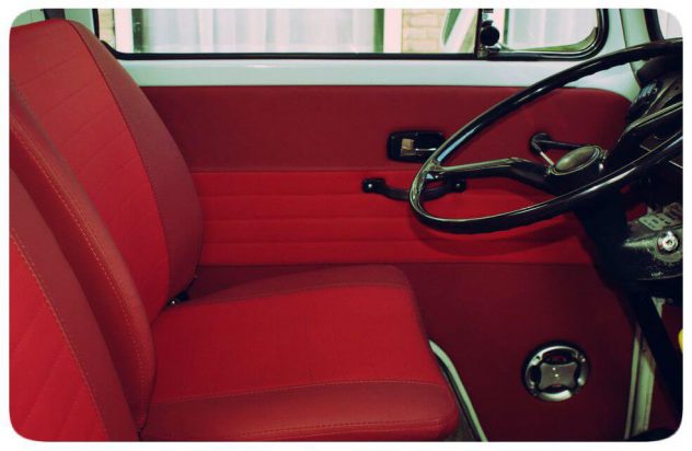 cabine volkswagen type 2 rood interieur